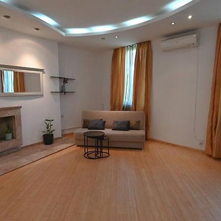 Classic Apt. On Liberty Square Tbilisi Exterior photo