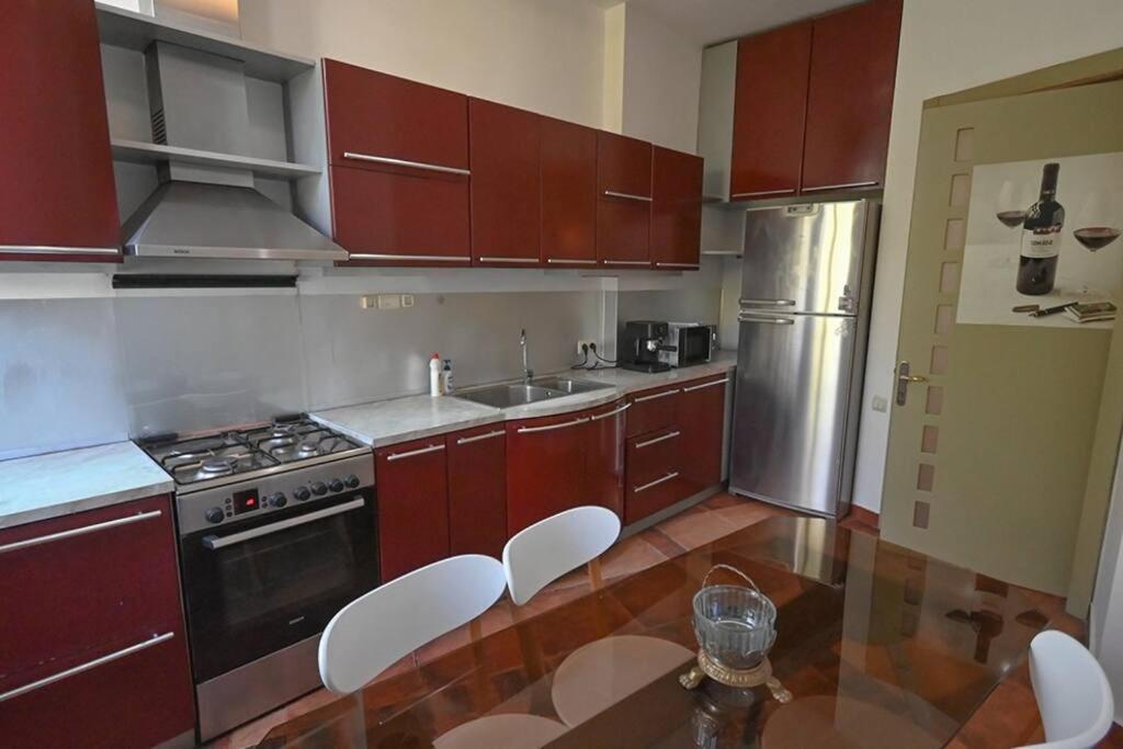 Classic Apt. On Liberty Square Tbilisi Exterior photo